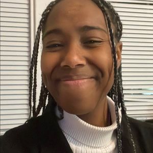 Meet your Posher, Avery